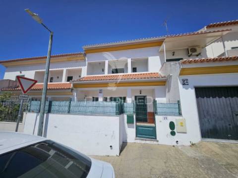 Moradia t3 com quintal - garagem - bairro europa- elvas