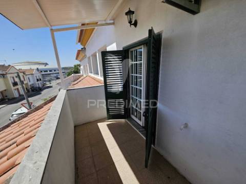 Moradia t3 com quintal - garagem - bairro europa- elvas