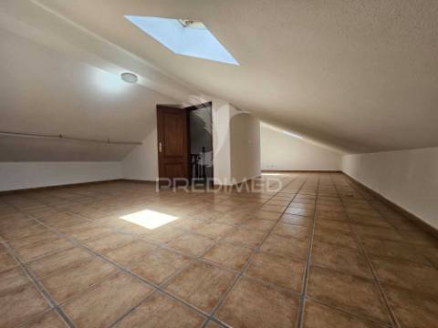 Moradia t3 com quintal - garagem - bairro europa- elvas
