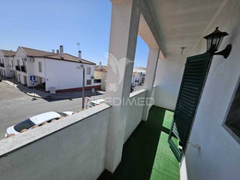 Moradia t3 com quintal - garagem - bairro europa- elvas