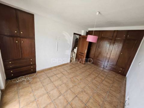 Moradia t3 com quintal - garagem - bairro europa- elvas