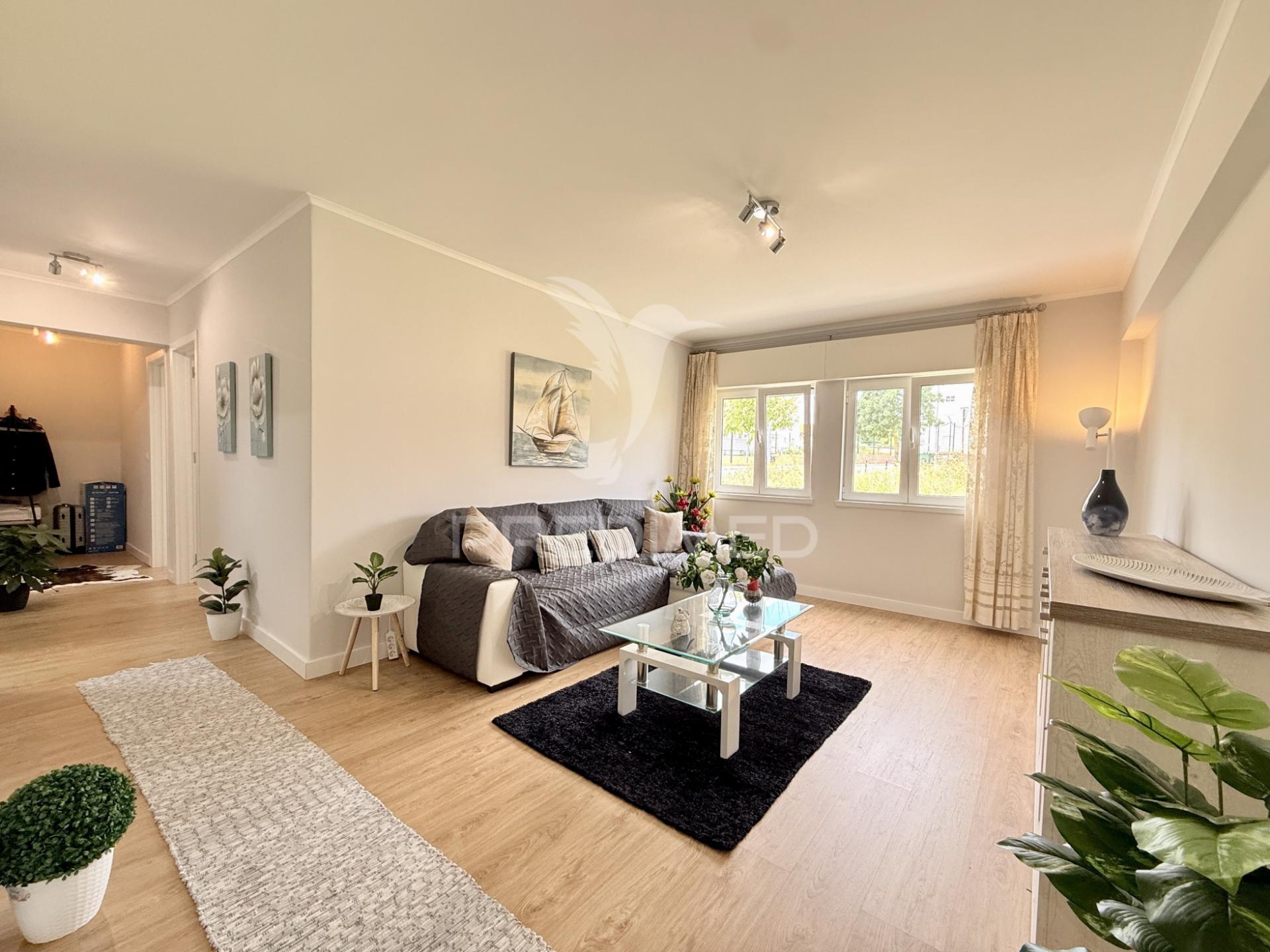 Apartamento t2 novo a estrear na caparica | totalmente renovado e mobilado | a 5 minutos das praias da costa da caparica