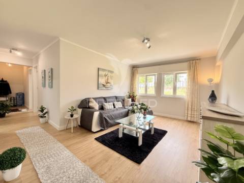 Apartamento t2 novo a estrear na caparica | totalmente renovado e mobilado | a 5 minutos das praias da costa da caparica