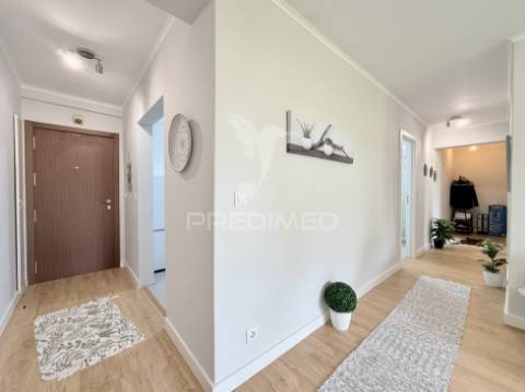 Apartamento t2 novo a estrear na caparica | totalmente renovado e mobilado | a 5 minutos das praias da costa da caparica
