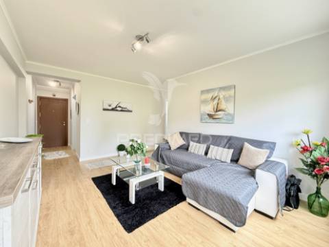 Apartamento t2 novo a estrear na caparica | totalmente renovado e mobilado | a 5 minutos das praias da costa da caparica