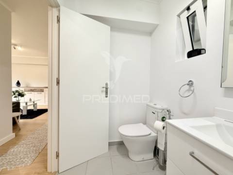 Apartamento t2 novo a estrear na caparica | totalmente renovado e mobilado | a 5 minutos das praias da costa da caparica