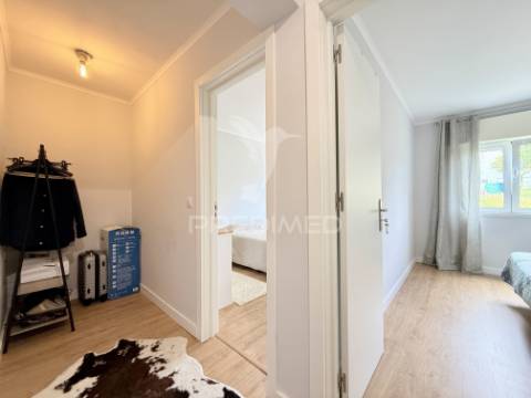 Apartamento t2 novo a estrear na caparica | totalmente renovado e mobilado | a 5 minutos das praias da costa da caparica