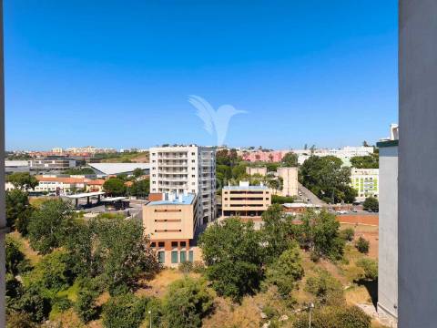 Apartamento t4 em paço de arcos | excelente localização