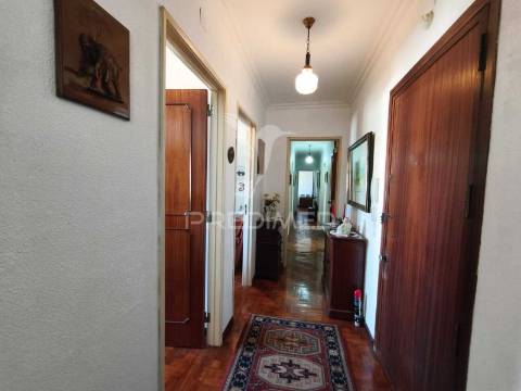 Apartamento t4 em paço de arcos | excelente localização