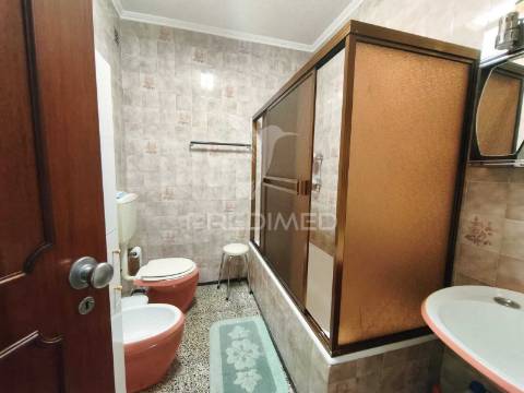 Apartamento t4 em paço de arcos | excelente localização