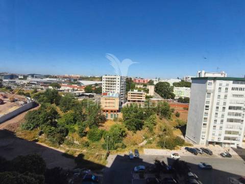 Apartamento t4 em paço de arcos | excelente localização