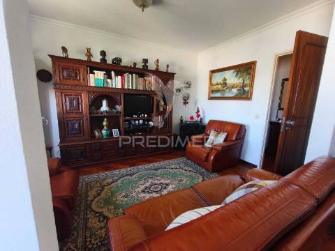 Apartamento t4 em paço de arcos | excelente localização