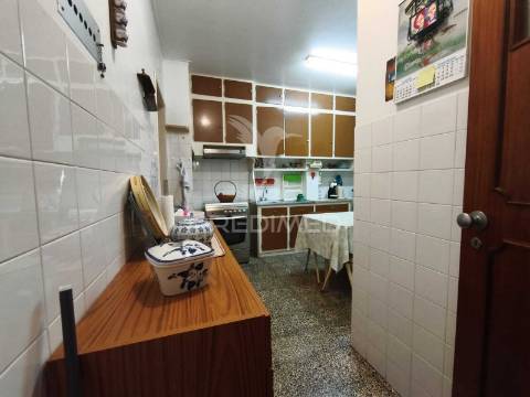 Apartamento t4 em paço de arcos | excelente localização