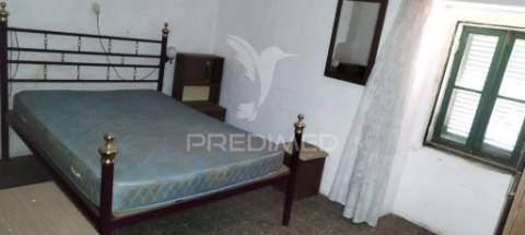 Conjunto de moradias com quintal