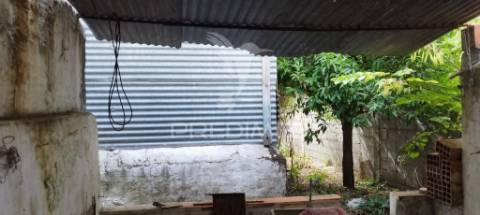 Conjunto de moradias com quintal