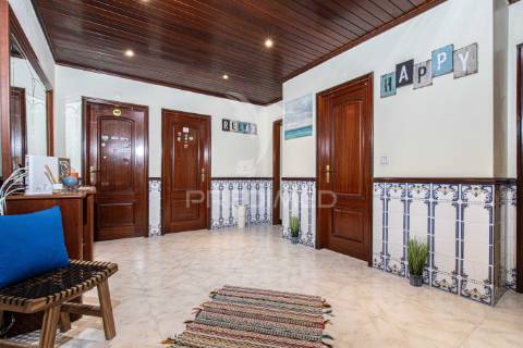 T3, 2 varandas soalheira, suite,  arrecadação c janela