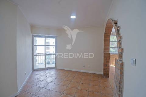 T2  nas mercês | excelente oportunidade para viver ou investir.