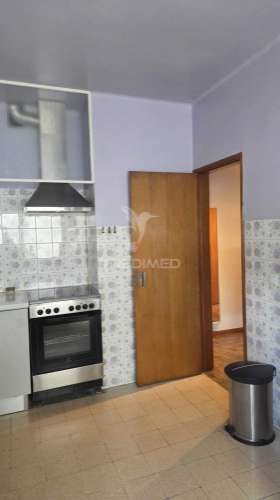 Apartamento t2 para arrendamento – centro histórico de alcobaça