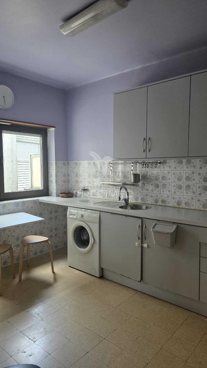 Apartamento t2 para arrendamento – centro histórico de alcobaça