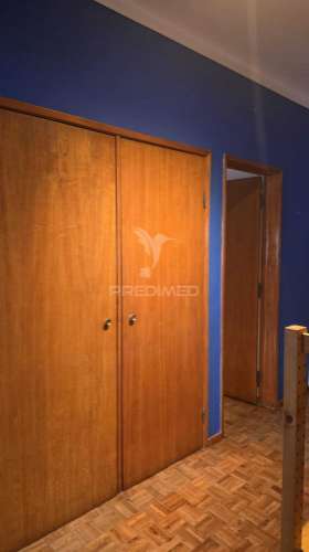 Apartamento t2 para arrendamento – centro histórico de alcobaça