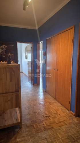 Apartamento t2 para arrendamento – centro histórico de alcobaça