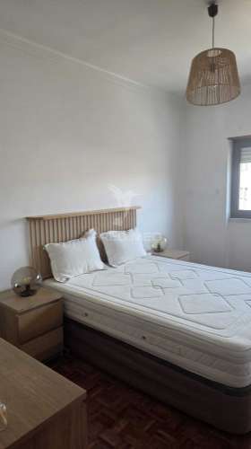Apartamento t2 para arrendamento – centro histórico de alcobaça