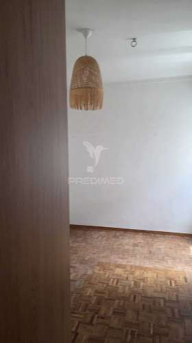 Apartamento t2 para arrendamento – centro histórico de alcobaça