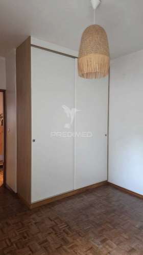 Apartamento t2 para arrendamento – centro histórico de alcobaça