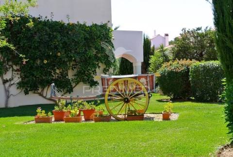 Apartamento t2 em vilamoura no condominio old village