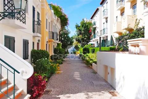 Apartamento t2 em vilamoura no condominio old village