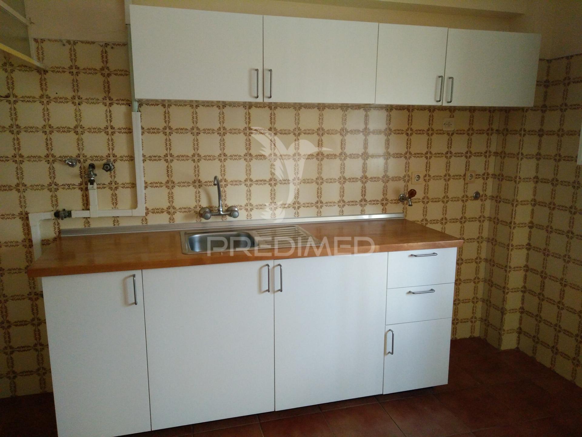 Apartamento t1 no carregado
