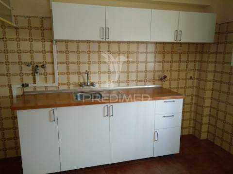 Apartamento t1 no carregado