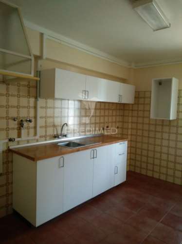 Apartamento t1 no carregado