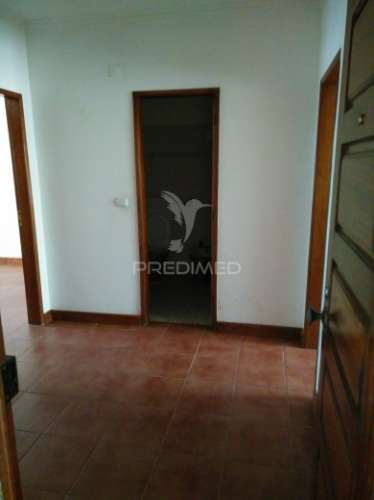 Apartamento t1 no carregado