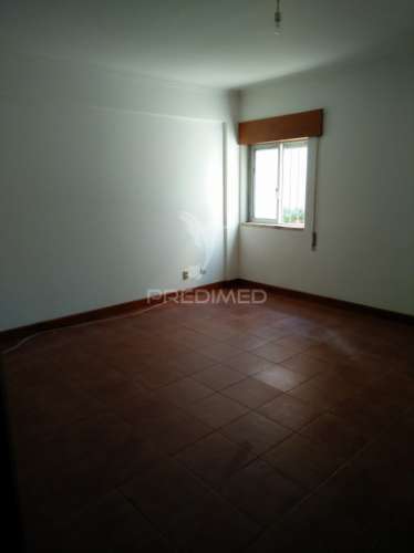 Apartamento t1 no carregado