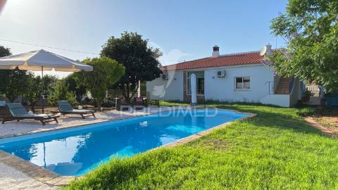Espetacular quintinha térrea com piscina e lago ornamental –prox a lagoa, algarve