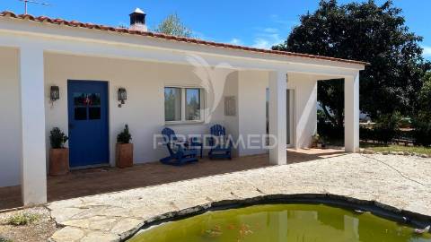 Espetacular quintinha térrea com piscina e lago ornamental –prox a lagoa, algarve