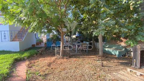 Espetacular quintinha térrea com piscina e lago ornamental –prox a lagoa, algarve