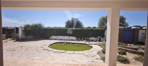 Espetacular quintinha térrea com piscina e lago ornamental –prox a lagoa, algarve