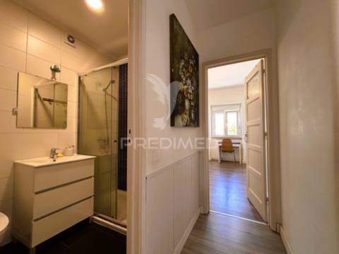 Apartamento t2+1 remodelado no largo do colégio militar – caldas da rainha