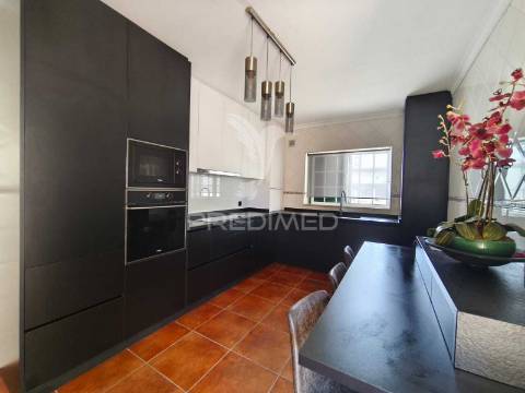 Moradia t4 com piscina na gafanha da nazare