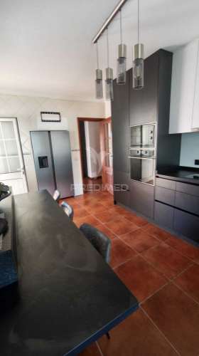 Moradia t4 com piscina na gafanha da nazare
