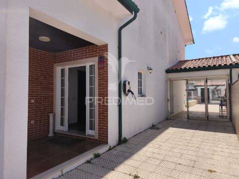 Moradia t4 com piscina na gafanha da nazare