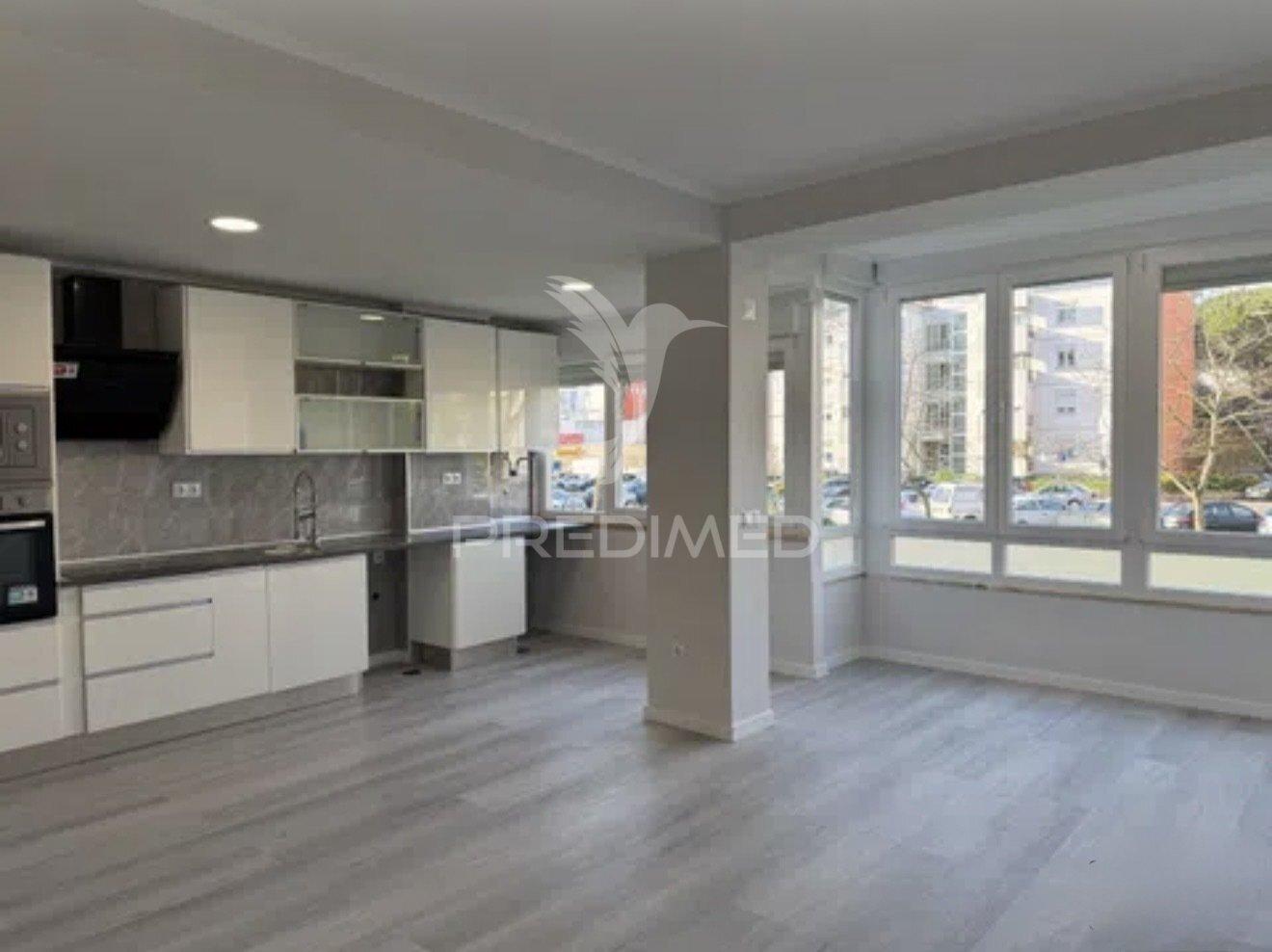 Apartamento t2 em oeiras – com varanda, arrecadação e excelente localização!