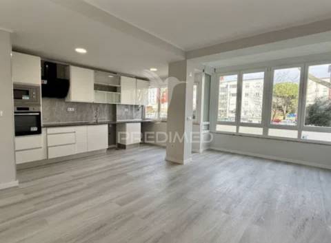 Apartamento t2 em oeiras – com varanda, arrecadação e excelente localização!
