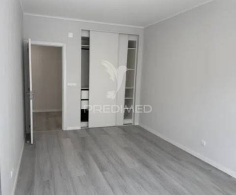 Apartamento t2 em oeiras – com varanda, arrecadação e excelente localização!