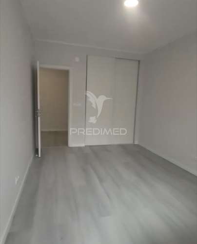 Apartamento t2 em oeiras – com varanda, arrecadação e excelente localização!