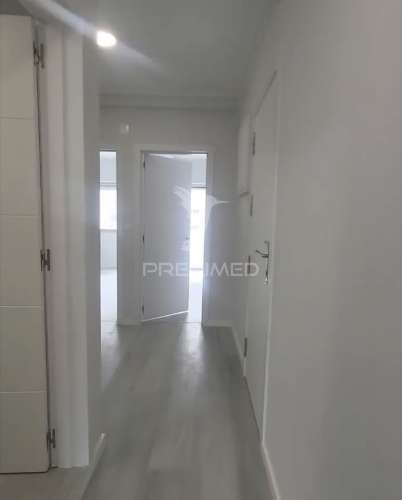 Apartamento t2 em oeiras – com varanda, arrecadação e excelente localização!