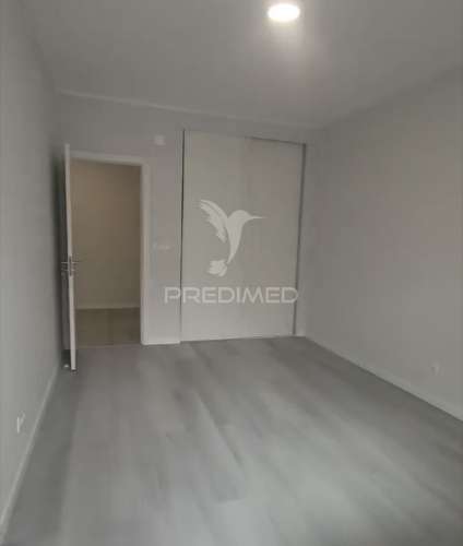 Apartamento t2 em oeiras – com varanda, arrecadação e excelente localização!