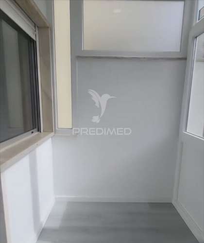 Apartamento t2 em oeiras – com varanda, arrecadação e excelente localização!